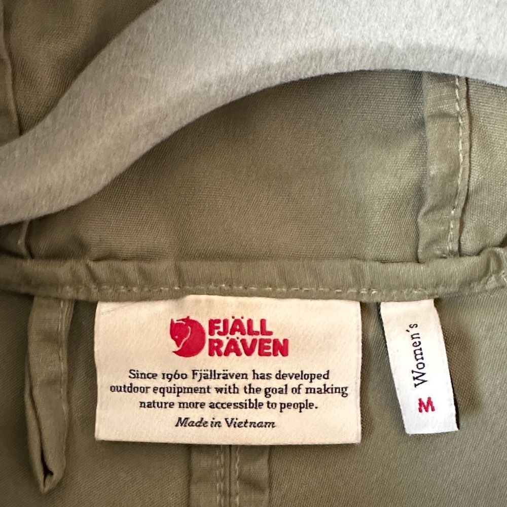 Fjallraven Women's Utility Jacket in Olive - Picture 8 of 8